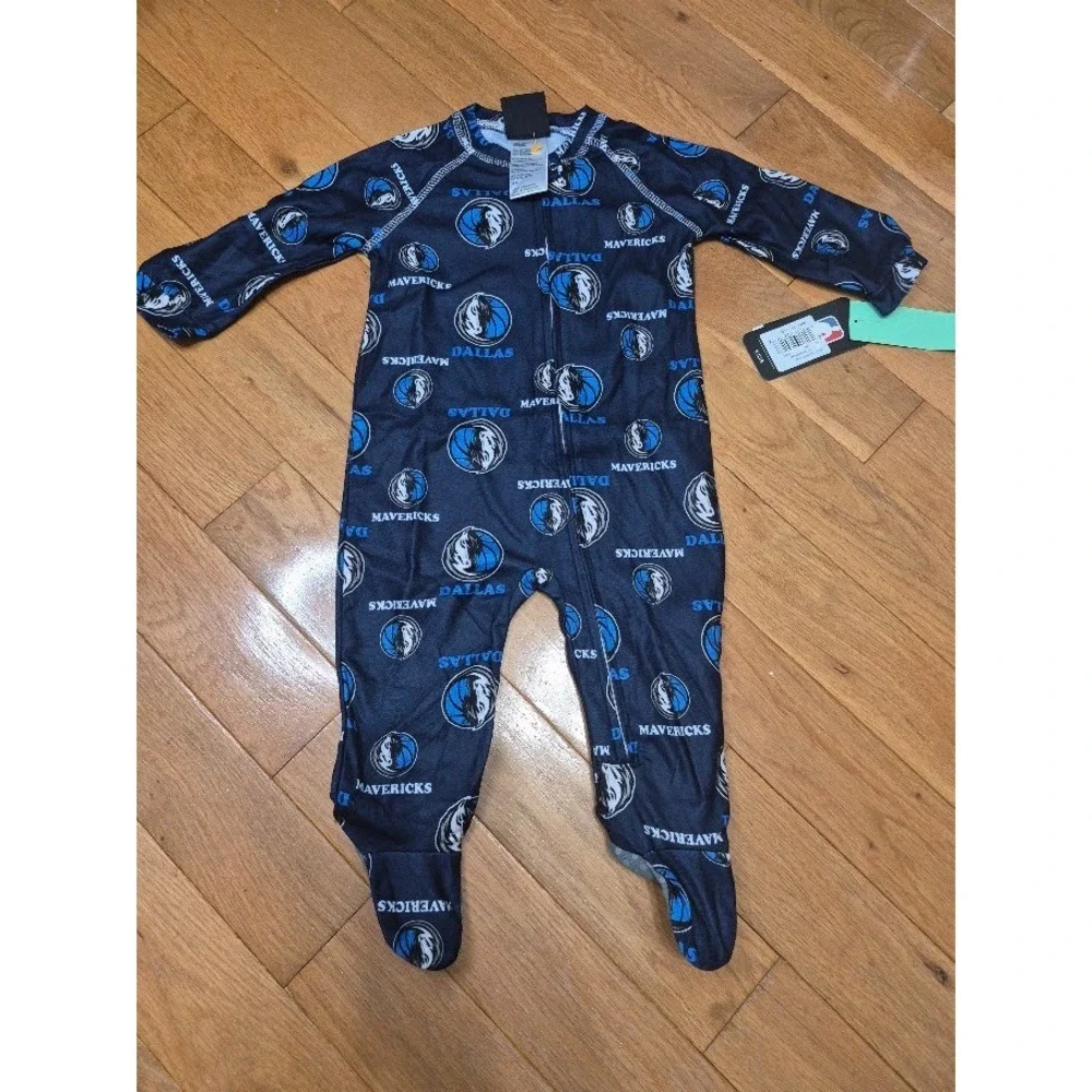 Dallas Mavericks Infant Team Raglan Full-Zip Sleeper -One Piece  Navy NEW 12M